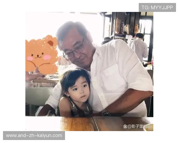 尔冬升女友晒 9 岁女儿近照：萌娃从容应对粉丝，“片场暴君” 变身慈父